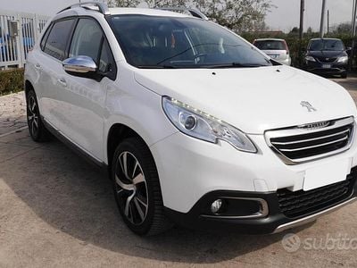 Usata Peugeot 2008 99 CV (72 kW) 2015 Bianco SUV