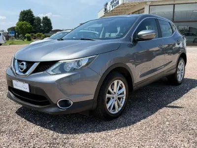 Usata Nissan Qashqai Tekna 110 CV (80 kW) 2015 Grigio SUV