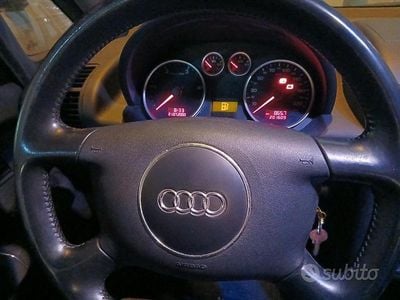 Usata Audi A2 75 CV (55 kW) 2003 Grigio Utilitaria
