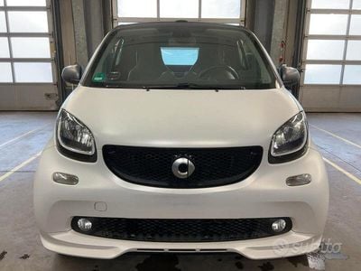 Usata Smart ForTwo Cabrio Brabus 90 CV (66 kW) 2017 Bianco Cabrio