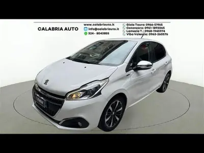 Usata Peugeot 208 Signature Sky 100 CV (73 kW) 2019 Bianco Utilitaria
