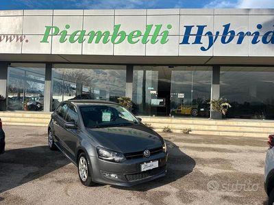 Usado VW Polo Highline 86 CV (63 kW) 2011 Gris Berlina