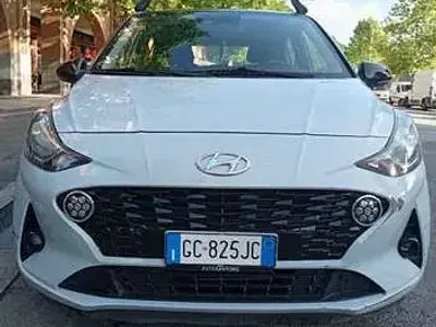 Usata Hyundai i10 67 CV (49 kW) 2020 Bluazzurro Utilitaria