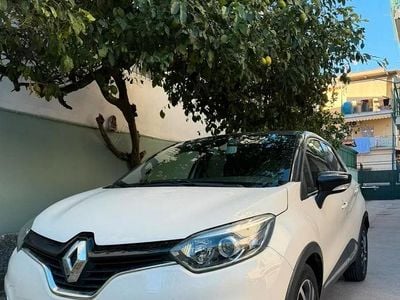 Usata Renault Captur 90 CV (66 kW) 2014 Grigio SUV