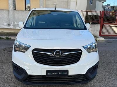Usata Opel Combo Edition 102 CV (75 kW) 2021 Bianco Monovolume