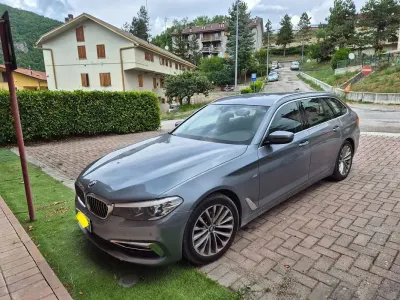 Usata BMW 520 Luxury Line 190 CV (139 kW) 2017 Grigio Station wagon