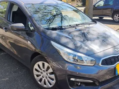 Usata Kia Ceed Active 110 CV (80 kW) 2016 Grigio Utilitaria