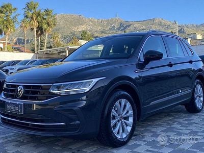 Usata VW Tiguan Life 122 CV (89 kW) 2021 Grigio SUV