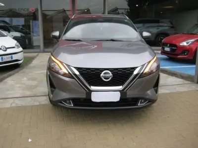 Usata Nissan Qashqai Tekna 140 CV (102 kW) 2022 Dark metal grey SUV