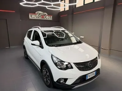 Usata Opel Karl Rocks 75 CV (55 kW) 2018 Bianco Utilitaria