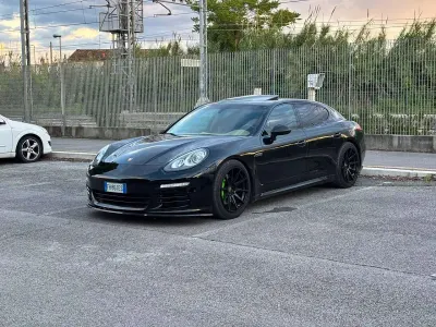 Usata Porsche Panamera 250 CV (183 kW) 2014 Nero Utilitaria