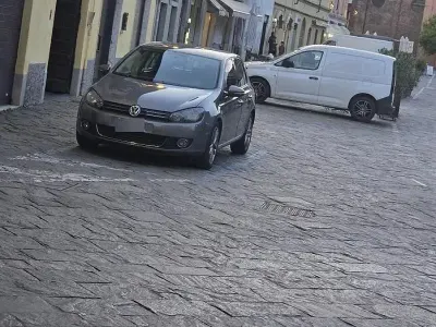 Usata VW Golf VI Highline 110 CV (80 kW) 2008 Grigio Utilitaria