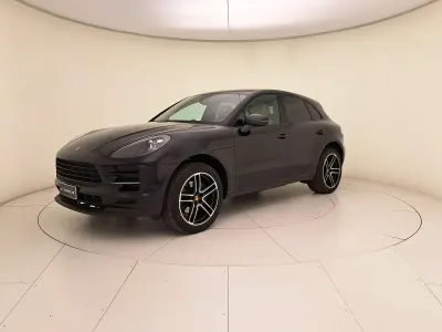 Usata Porsche Macan 245 CV (180 kW) 2020 Nero jet metallizzato SUV