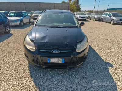 Usata Ford Focus 95 CV (69 kW) 2011 Nero Station wagon