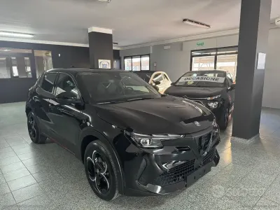 Nuova Alfa Romeo Junior Edizione Speciale 136 CV (100 kW) 2026 Nero SUV