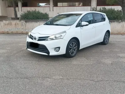 Usata Toyota Verso Style 112 CV (82 kW) 2014 Bianco Monovolume