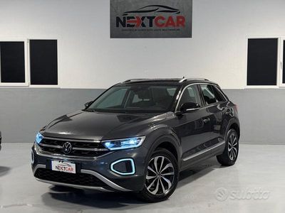 Usata VW T-Roc 149 CV (109 kW) 2023 Grigio SUV