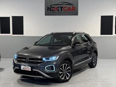 Usata VW T-Roc Style 150 CV (110 kW) 2023 Grigio SUV