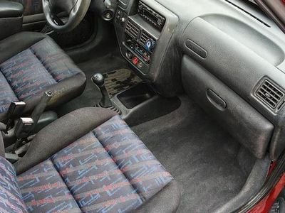 Usata Peugeot 106 Sport 75 CV (55 kW) 1998 Rosso Utilitaria