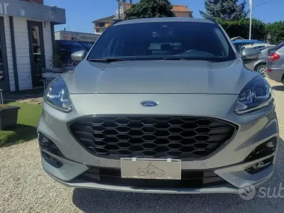 Usata Ford Kuga ST-Line 120 CV (88 kW) 2022 Grigio SUV
