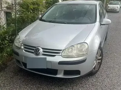Begagnad VW Golf V 105 HK (77 kW) 2007 Grå Sedan