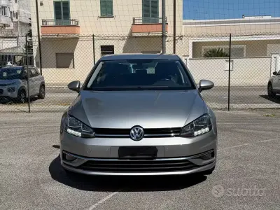 Usata VW Golf VII Highline 116 CV (85 kW) 2017 Grigio Berlina