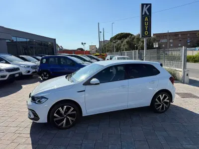 Usata VW Polo R-line 95 CV (69 kW) 2023 Bianco Utilitaria
