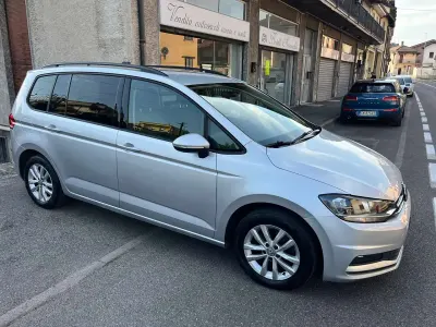 Usata VW Touran Business 116 CV (85 kW) 2018 Argento Monovolume