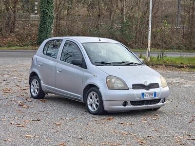 Grigio Usata 2003 Toyota Yaris Sol Berlina | 1200 € (Ottimo prezzo)