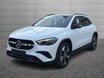 Nuova Mercedes GLA200 149 CV (109 kW) 2026 Bianco SUV