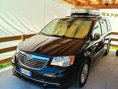 Usata Lancia Voyager 163 CV (119 kW) 2012 Nero Monovolume