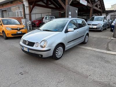 Usata VW Polo Comfortline 54 CV (39 kW) 2003 Grigio Berlina