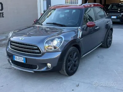 Usata Mini Park Lane Countryman 143 CV (105 kW) 2015 Verde SUV