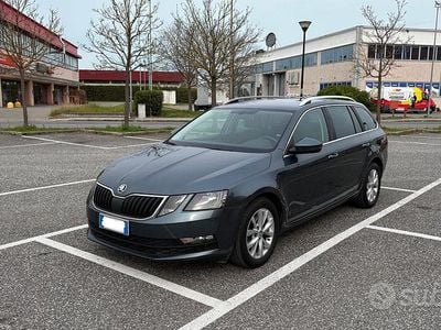 Usata Skoda Octavia Executive 116 CV (85 kW) 2017 Grigio Station wagon