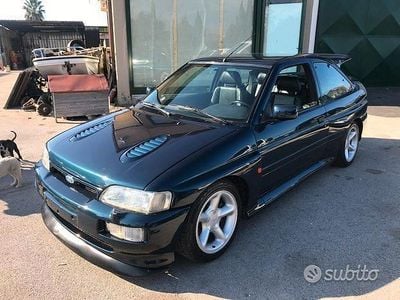 Usata Ford Escort 220 CV (161 kW) 1993 Blu Berlina