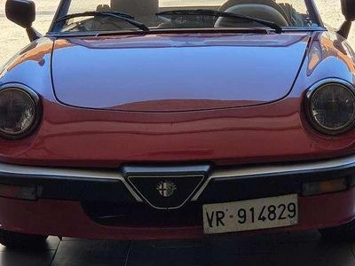 Usata Alfa Romeo Spider Quadrifoglio Verde 125 CV (91 kW) 1986 Rosso Cabrio