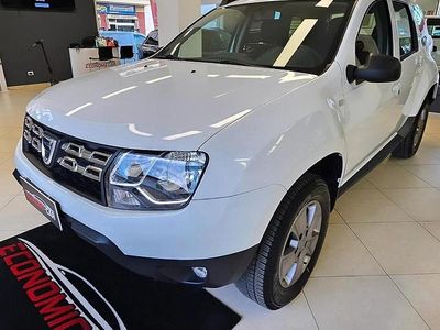 Usata Dacia Duster Lauréate 110 CV (80 kW) 2014 Bianco SUV