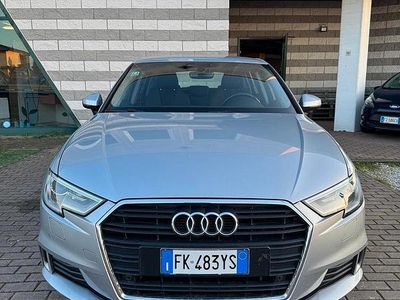 Begagnad Audi A3 Sport 150 HK (110 kW) 2017 Grå Sedan