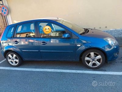 Occasion Ford Fiesta 80 ch (58 kW) 2007 Bleue Berline