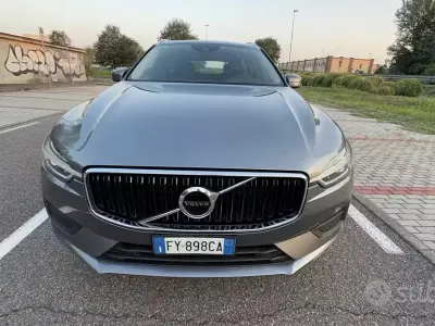 Usata Volvo XC60 R-Design 150 CV (110 kW) 2019 Grigio SUV