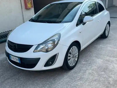 Usata Opel Corsa 86 CV (63 kW) 2011 Bianco Utilitaria