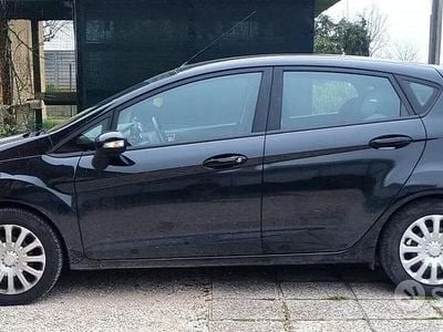 Usata Ford Fiesta 59 CV (43 kW) 2016 Nero Berlina