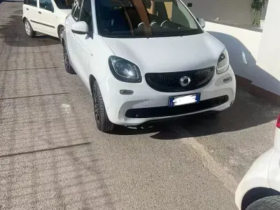Usata Smart ForFour 71 CV (52 kW) 2017 Bianco Utilitaria