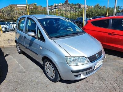 Usata Fiat Idea Active 95 CV (69 kW) 2011 Grigio Monovolume