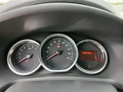 Usata Dacia Sandero Comfort 75 CV (55 kW) 2019 Oro Berlina