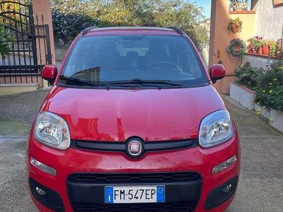 Begagnad Fiat Panda Lounge 69 HK (50 kW) 2019 Halvkombi