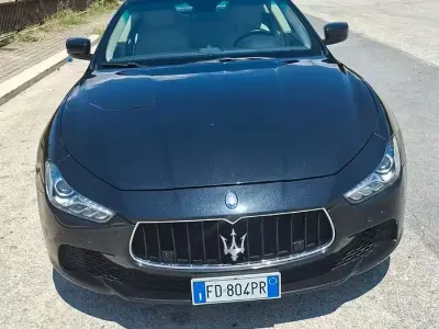 Begagnad Maserati Ghibli 275 HK (202 kW) 2015 Svart Sedan