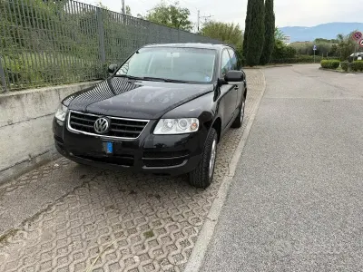 Usata VW Touareg 174 CV (127 kW) 2005 Nero SUV