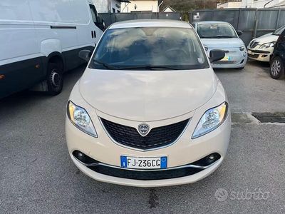 Usata Lancia Ypsilon Gold 69 CV (50 kW) 2017 Beige Utilitaria