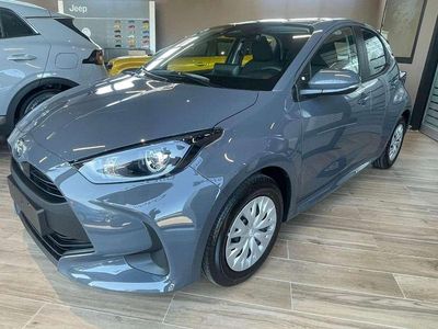 Nuova Toyota Yaris Hybrid Active 92 CV (67 kW) 2026 Bianco Berlina
